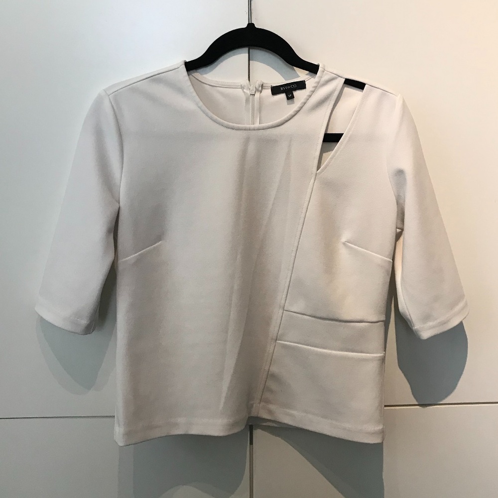 RW&CO. White Shoulder Slit Top